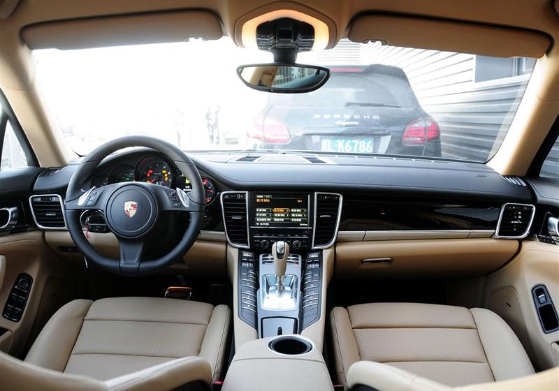 2013 Panamera Platinum Edition