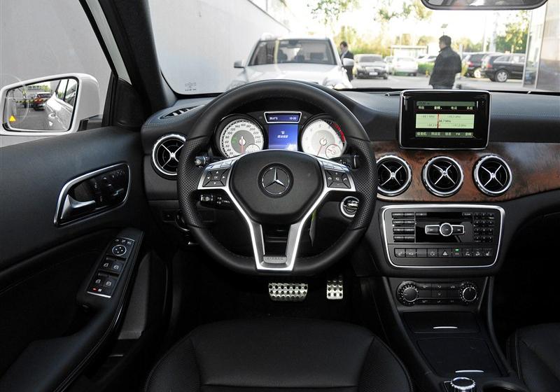 2015 GLA 260 4MATIC