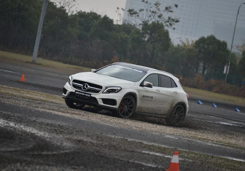 2015 GLA 45 AMG 4MATIC